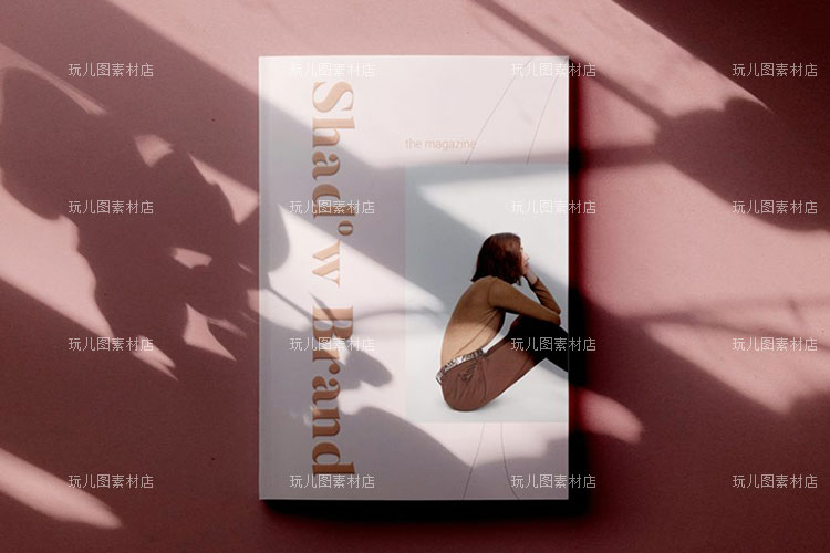 时尚欧美画册杂志Mockups样机展示PSD分层模板封面品牌模型01